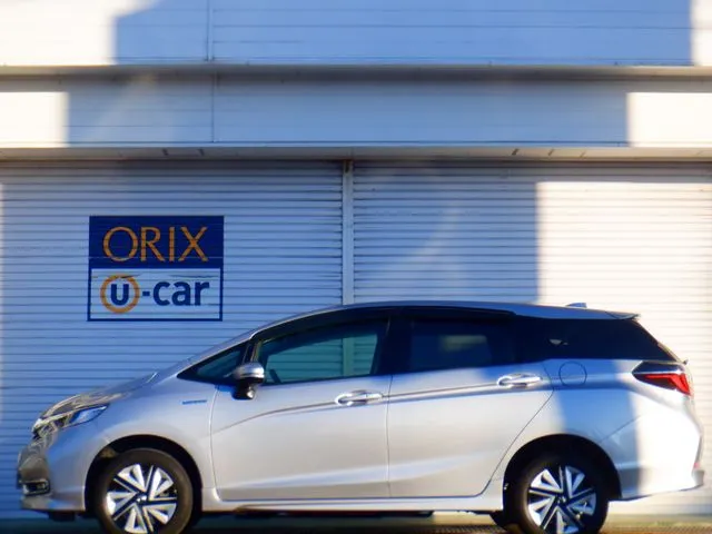 シャトル ハイブリッド 4WD(ホンダ)の車両写真