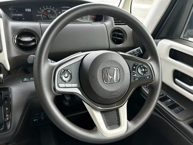 N BOX(ホンダ)の車両写真
