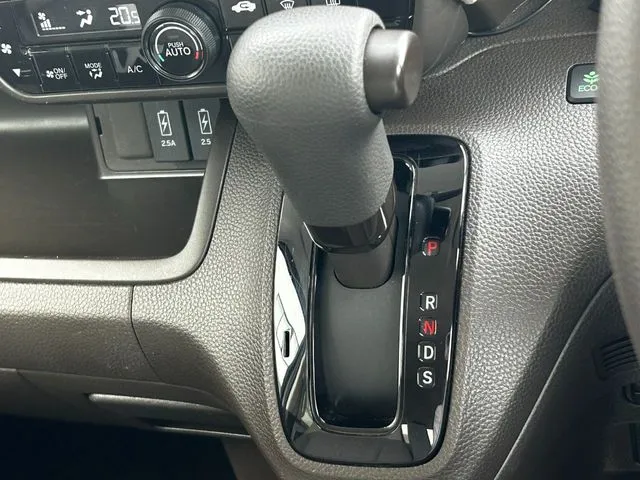 N BOX(ホンダ)の車両写真