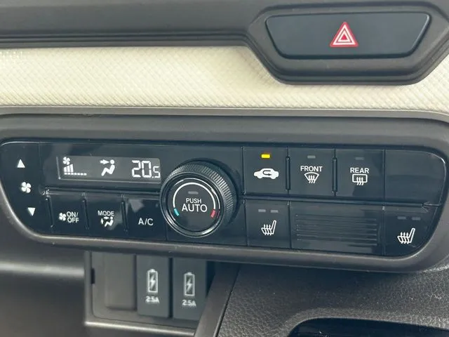 N BOX(ホンダ)の車両写真