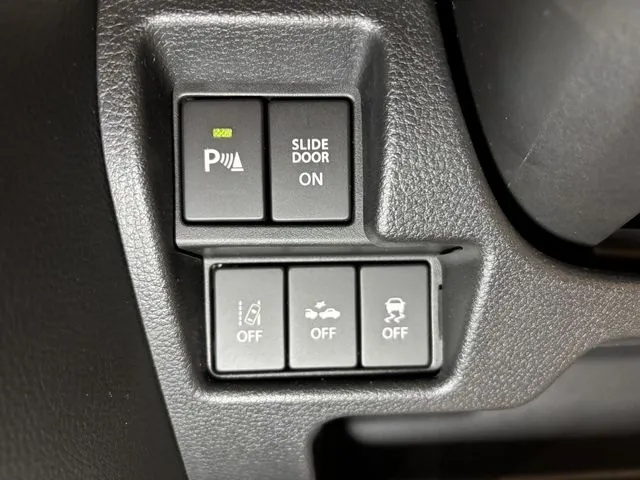 スペーシア 4WD(スズキ)の車両写真