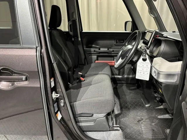 スペーシア 4WD(スズキ)の車両写真