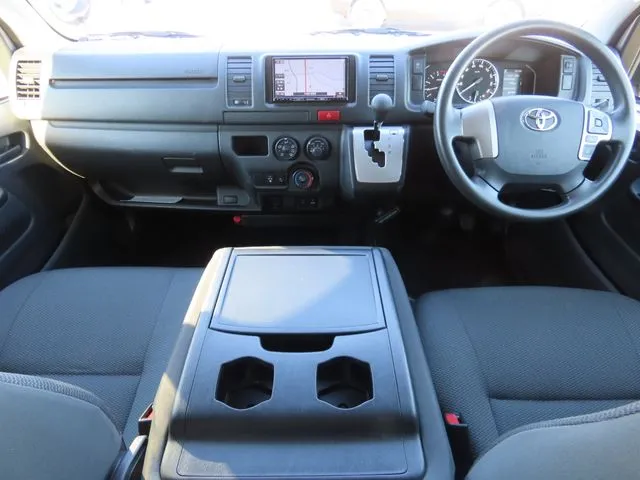 ハイエースバン 4WD(トヨタ)の車両写真