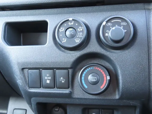 ハイエースバン 4WD(トヨタ)の車両写真