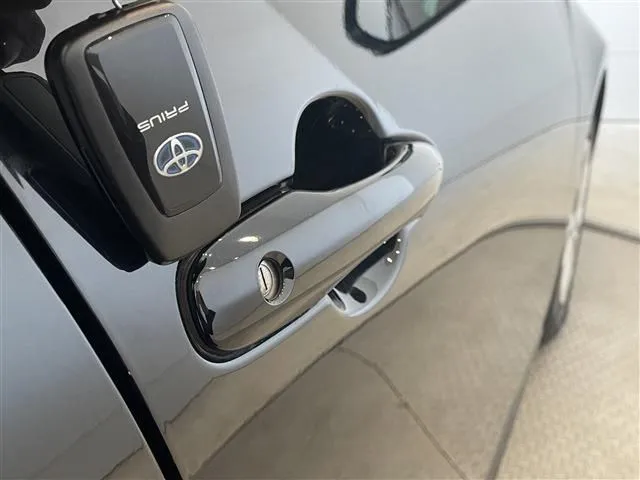 トヨタ プリウス