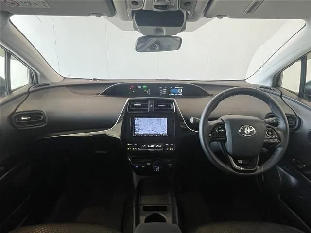 トヨタ プリウス