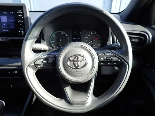 トヨタ ヤリス ハイブリッド