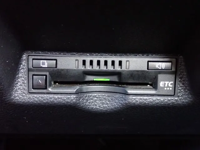 トヨタ ヤリス ハイブリッド