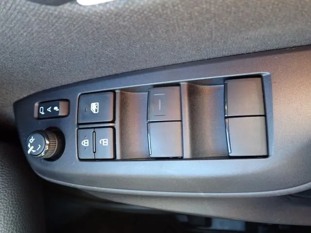 トヨタ ヤリス ハイブリッド