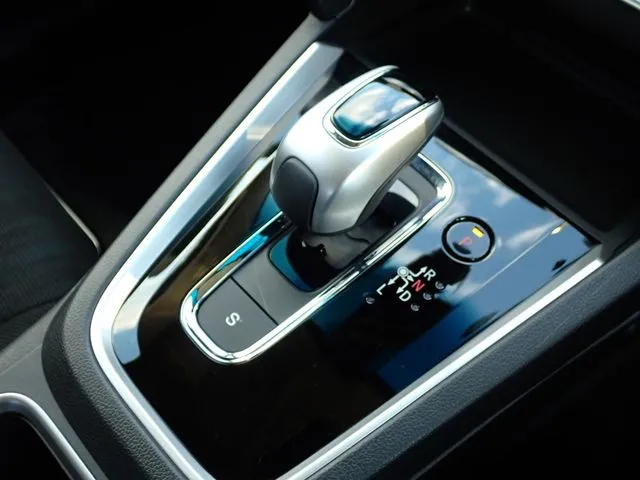 シャトル　ハイブリッド（ホンダ）の車両写真