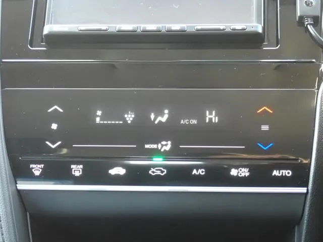 シャトル　ハイブリッド（ホンダ）の車両写真