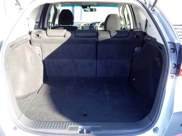 シャトル　ハイブリッド（ホンダ）の車両写真