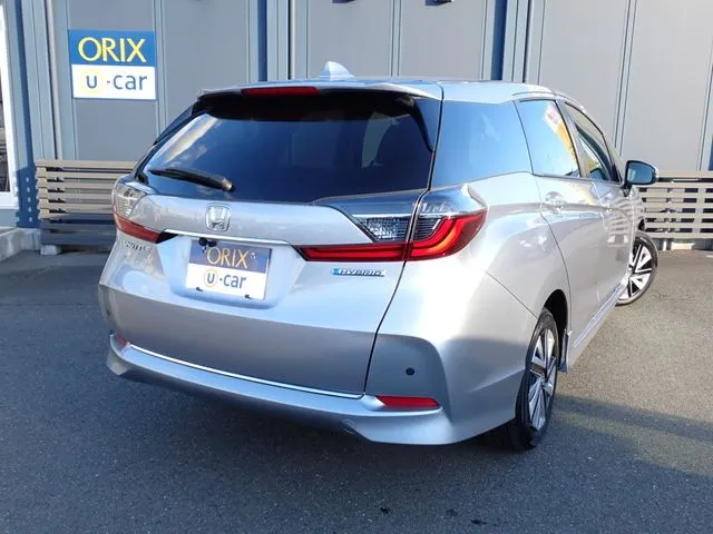 シャトル　ハイブリッド（ホンダ）の車両写真