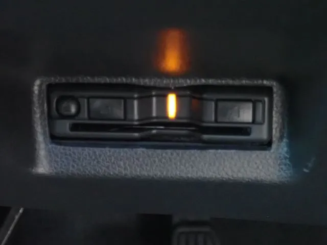 シャトル　ハイブリッド（ホンダ）の車両写真