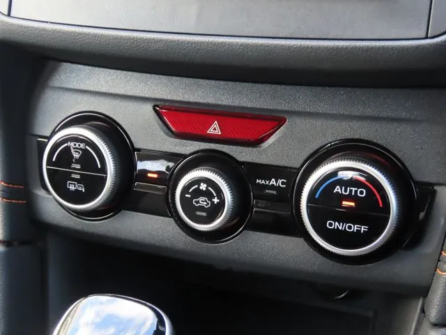 ＳＵＢＡＲＵ　ＸＶ（スバル）の車両写真