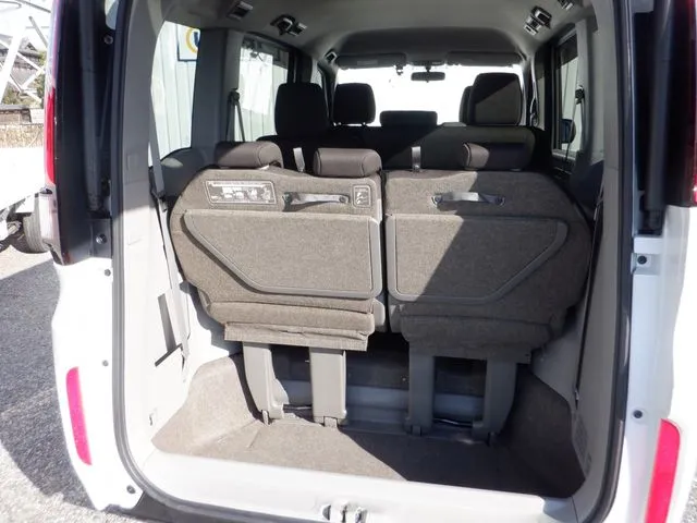 ステップワゴン(ホンダ)の車両写真