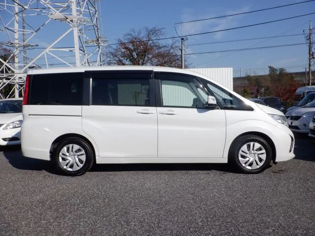 ステップワゴン(ホンダ)の車両写真