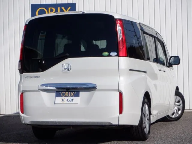 ステップワゴン(ホンダ)の車両写真
