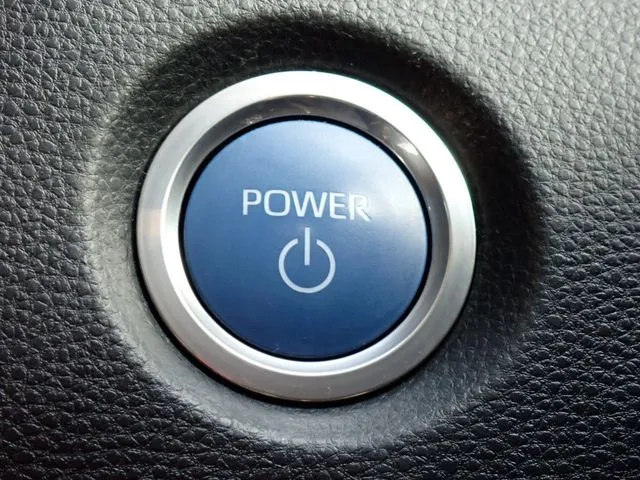 カローラ ツーリング ハイブリッド(トヨタ)の車両写真