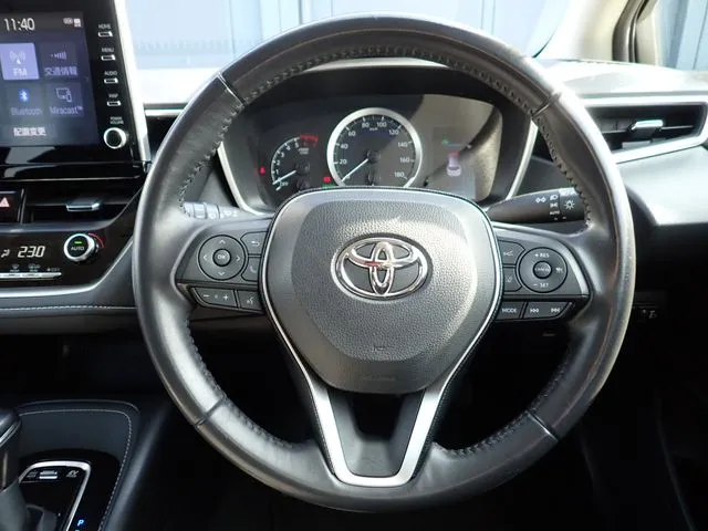カローラ ツーリング ハイブリッド(トヨタ)の車両写真
