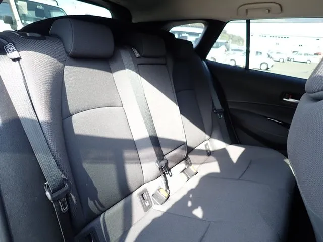 カローラ ツーリング ハイブリッド(トヨタ)の車両写真