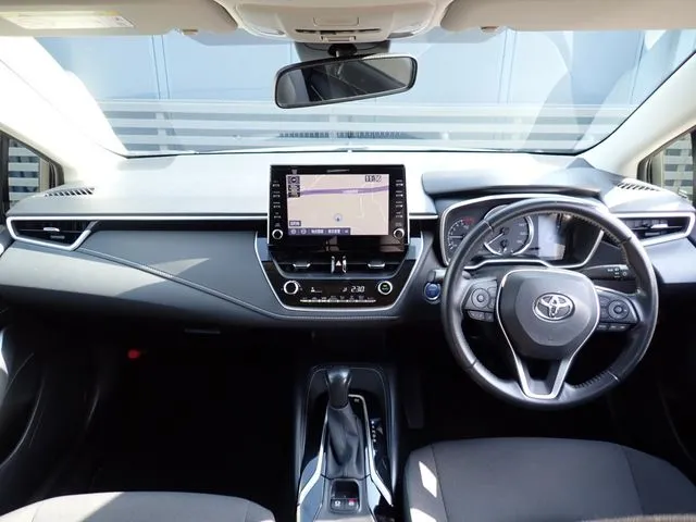 カローラ ツーリング ハイブリッド(トヨタ)の車両写真