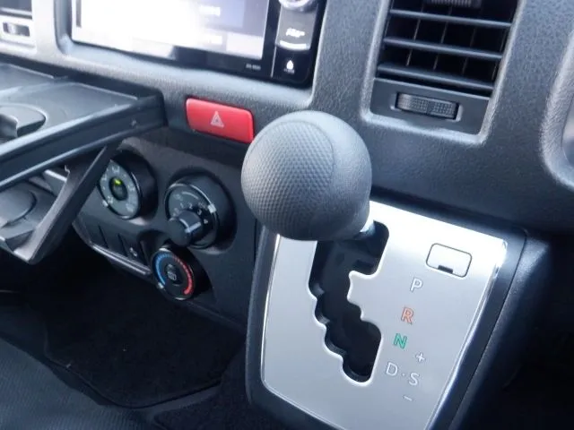 トヨタ　ハイエースバン　１．２５ｔ　２ＷＤ