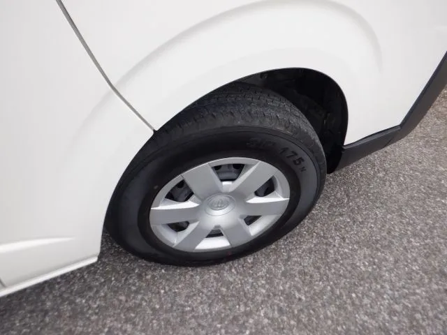 トヨタ　ハイエースバン　１．２５ｔ　２ＷＤ