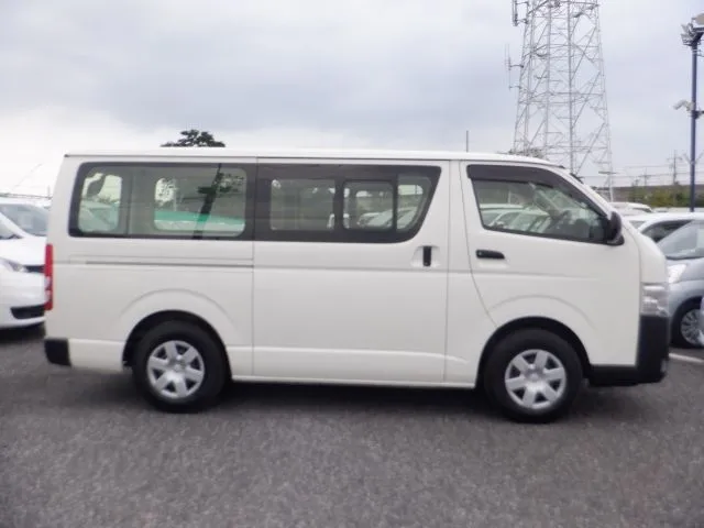 トヨタ　ハイエースバン　１．２５ｔ　２ＷＤ
