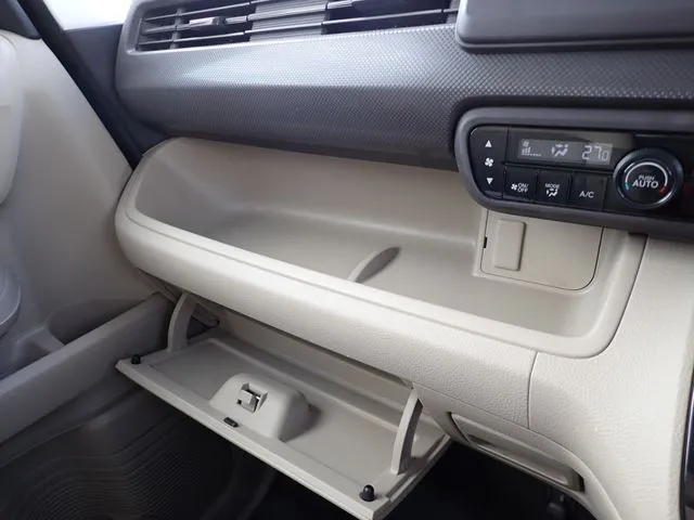 N BOX(ホンダ)の車両写真