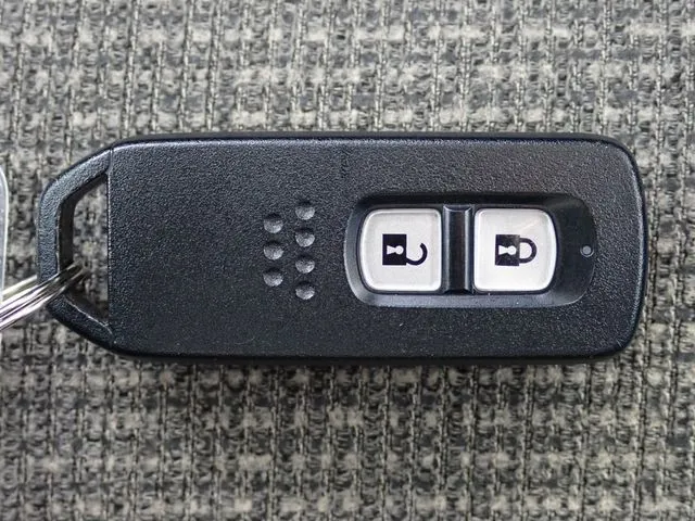 N BOX(ホンダ)の車両写真