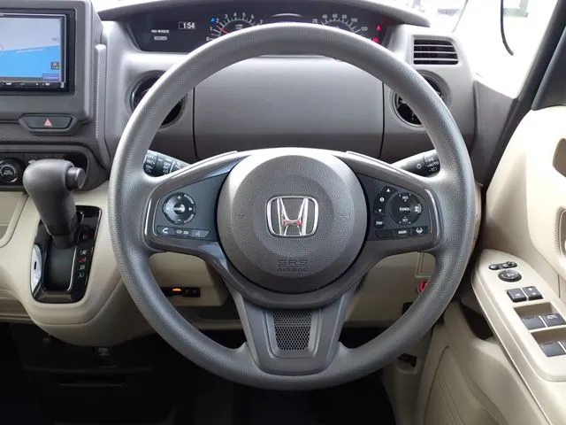 N BOX(ホンダ)の車両写真