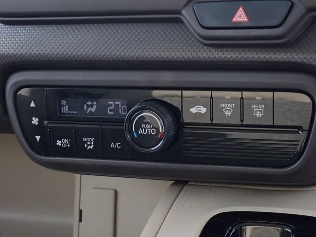 N BOX(ホンダ)の車両写真