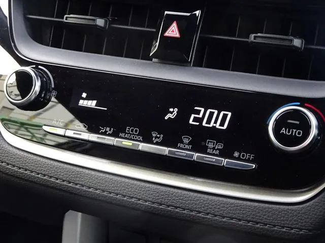 トヨタ　カローラクロス　ハイブリッド