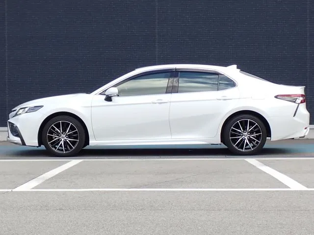 カムリ　ハイブリッド（トヨタ）の車両写真