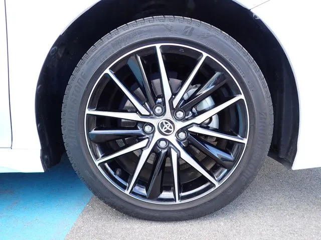 カムリ　ハイブリッド（トヨタ）の車両写真