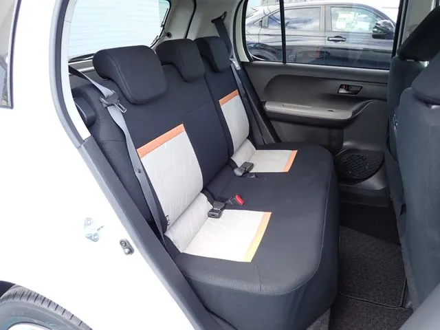 パッソ（トヨタ）の車両写真