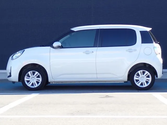 パッソ（トヨタ）の車両写真