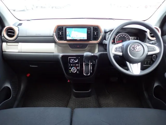 パッソ（トヨタ）の車両写真