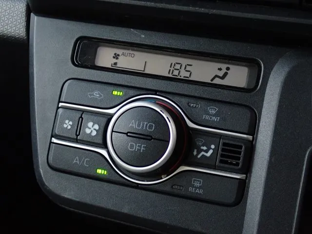 タント（ダイハツ）の車両写真