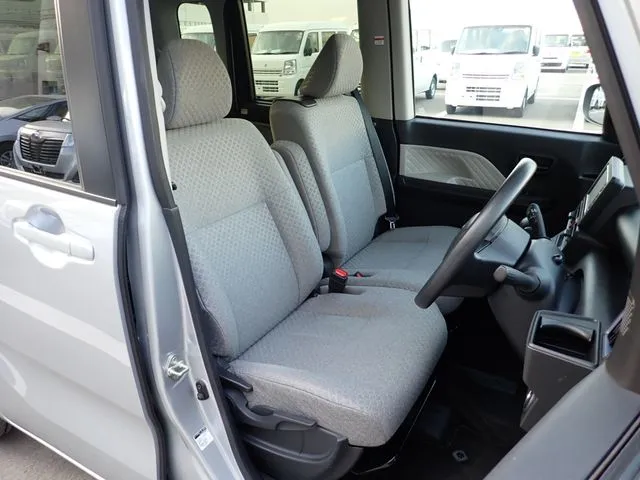 タント（ダイハツ）の車両写真