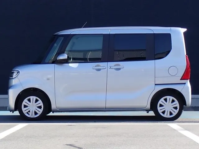 タント（ダイハツ）の車両写真