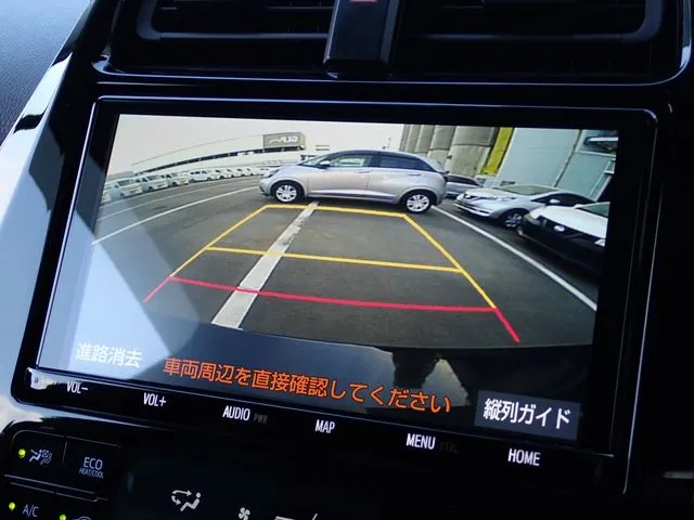 プリウス（トヨタ）の車両写真