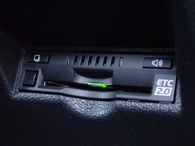 プリウス（トヨタ）の車両写真