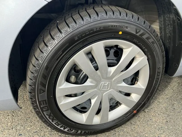 フィット　４ＷＤ（ホンダ）の車両写真