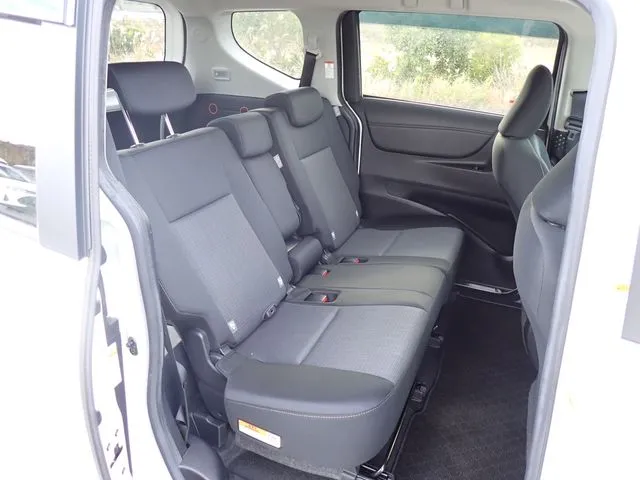 シエンタ(トヨタ)の車両写真