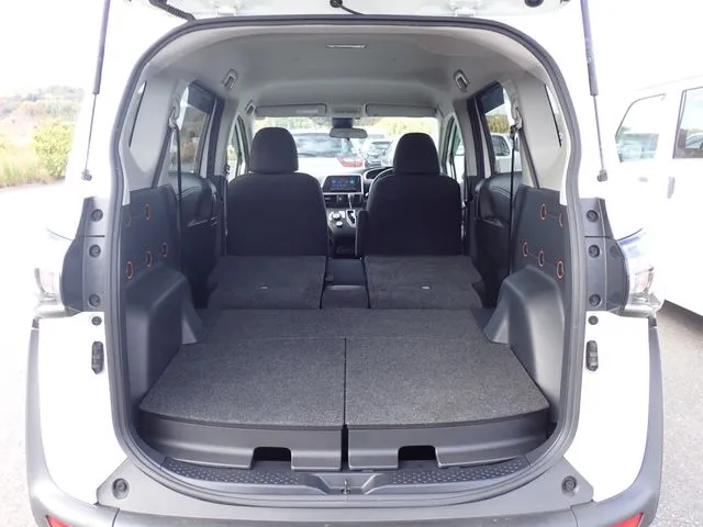 シエンタ(トヨタ)の車両写真