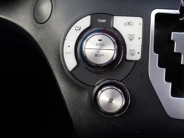 シエンタ(トヨタ)の車両写真