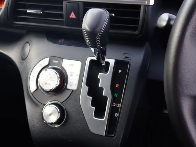 シエンタ(トヨタ)の車両写真