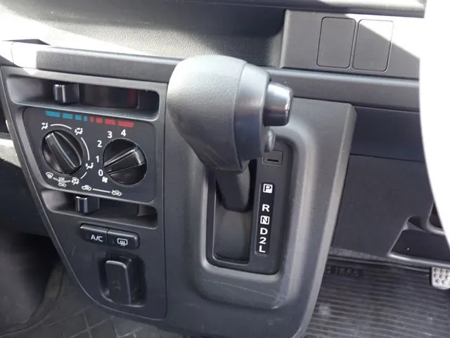 ダイハツ ハイゼットカーゴ